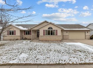 4417 N Clayhill Dr, Appleton, WI 54915