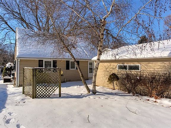 3rd image of 3421 Ashwood Dr