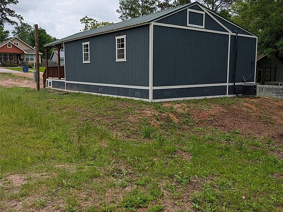 5th image of 16 Walnut Ln