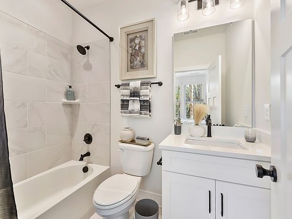 charlotte-north-carolina-448464054 picture