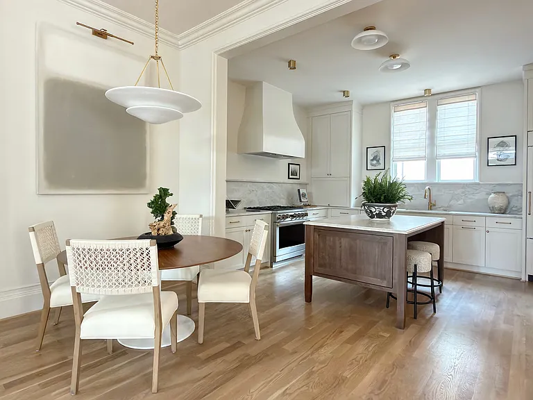 100 Sheridan Dr NE — Photo 3
