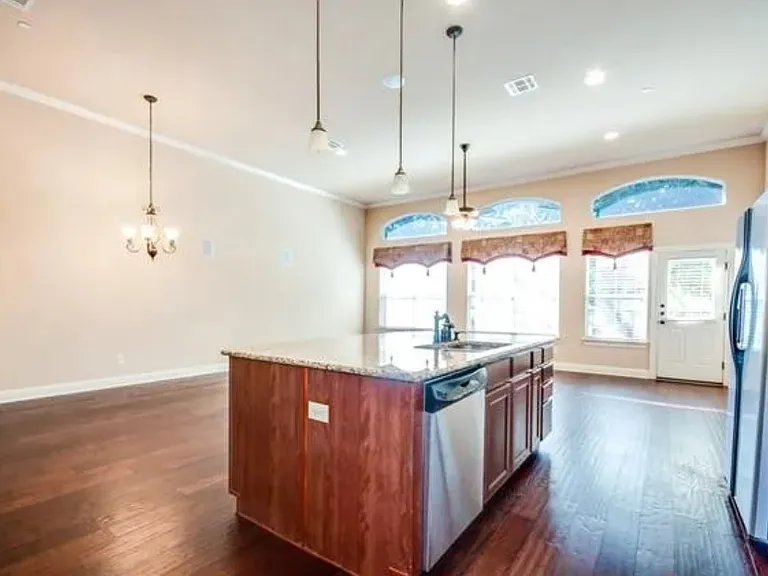 188 Milan St — Photo 23