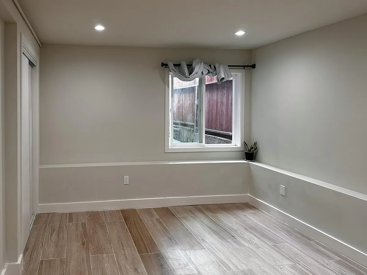 Building Photo - 164 Harold Ave #C