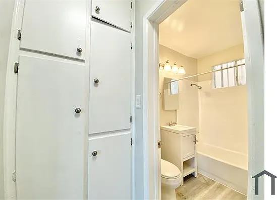 8911 S Figueroa St #1 — Photo 5
