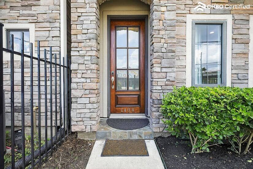 Small fenced yard, good for pets. Nice landscaping.