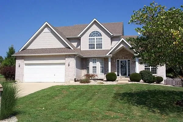 309 Cambridge Dr photo 1