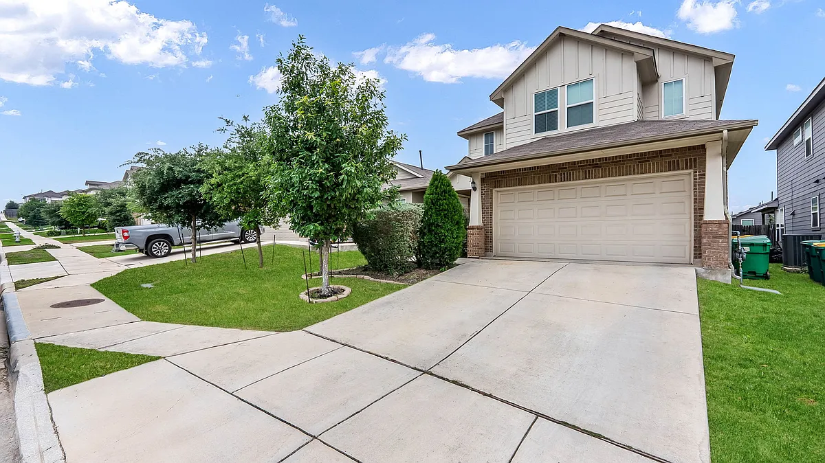 Building Photo - 5147 Longhorn Riv