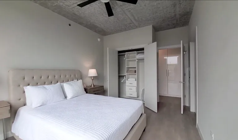 107 W Hubbard St #20 — Photo 4