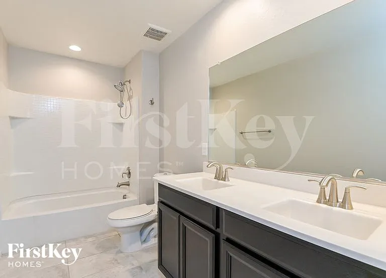 7510 S Rancho #VIA — Photo 13
