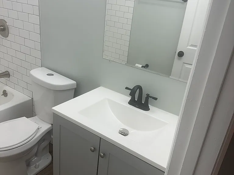 2219 Kenton St #A — Photo 36