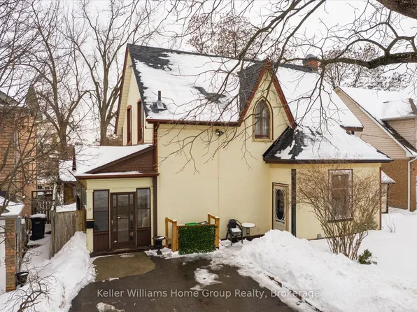 17 Archibald St, Brampton, ON L6X 1M1