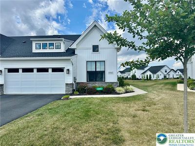 6965 Maple Dr E, Bath, PA, 18014