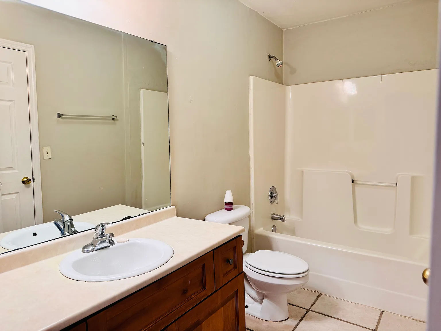 3 bed, 1338 sqft, $1,600 — Photo 4