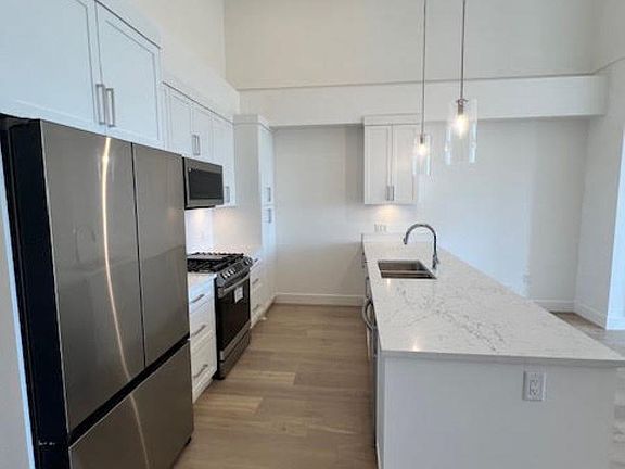 2nd image of 22633 Selkirk Ave #604