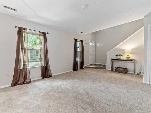 4th image of 1156 Worthington Woods Blvd #24