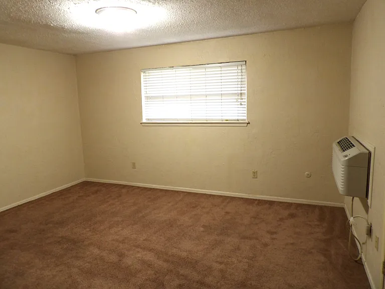 6403 NW Oak Ave #C-2 — Photo 6