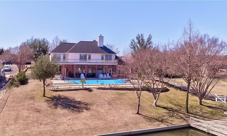 1st image of 527 Kiowa Dr W