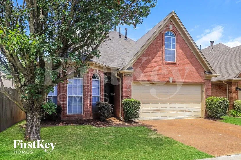 3 bed, 2.5 bath, 1680 sqft, $1,815 — Photo 2