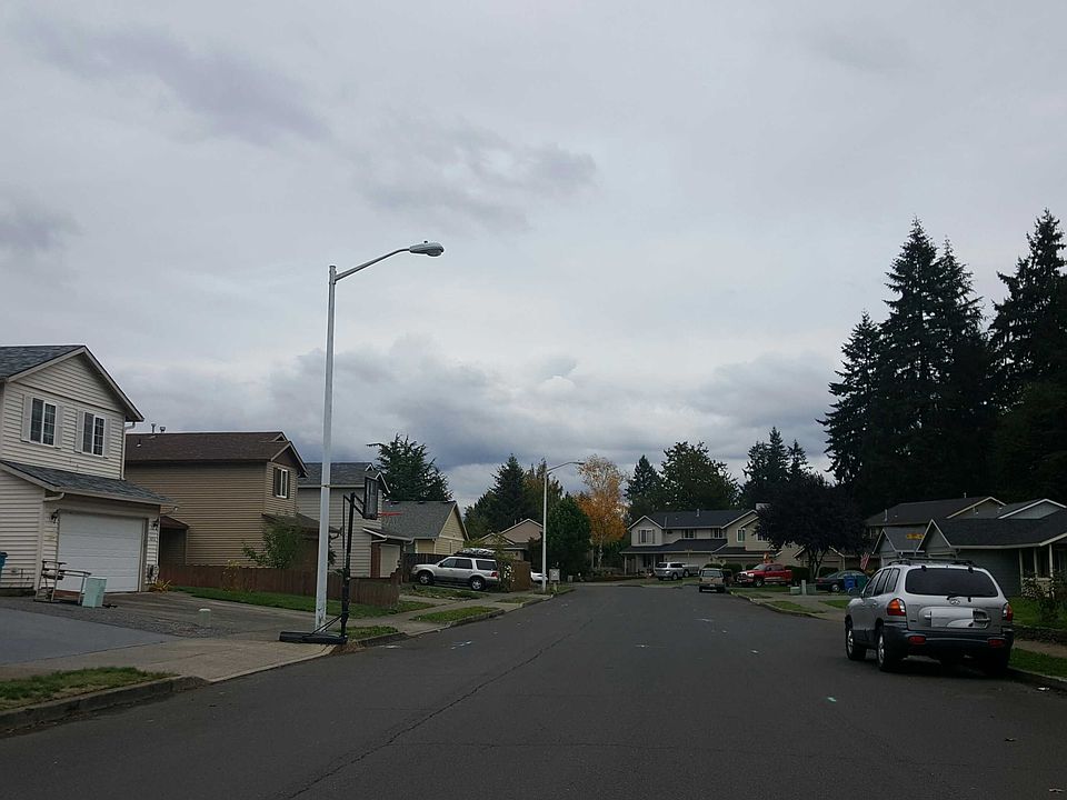 2nd image of 14216 NE 81st St