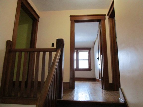 4th image of 609 6th Ave