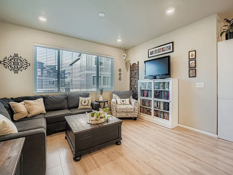 32668 Steamboat Ln — Photo 10