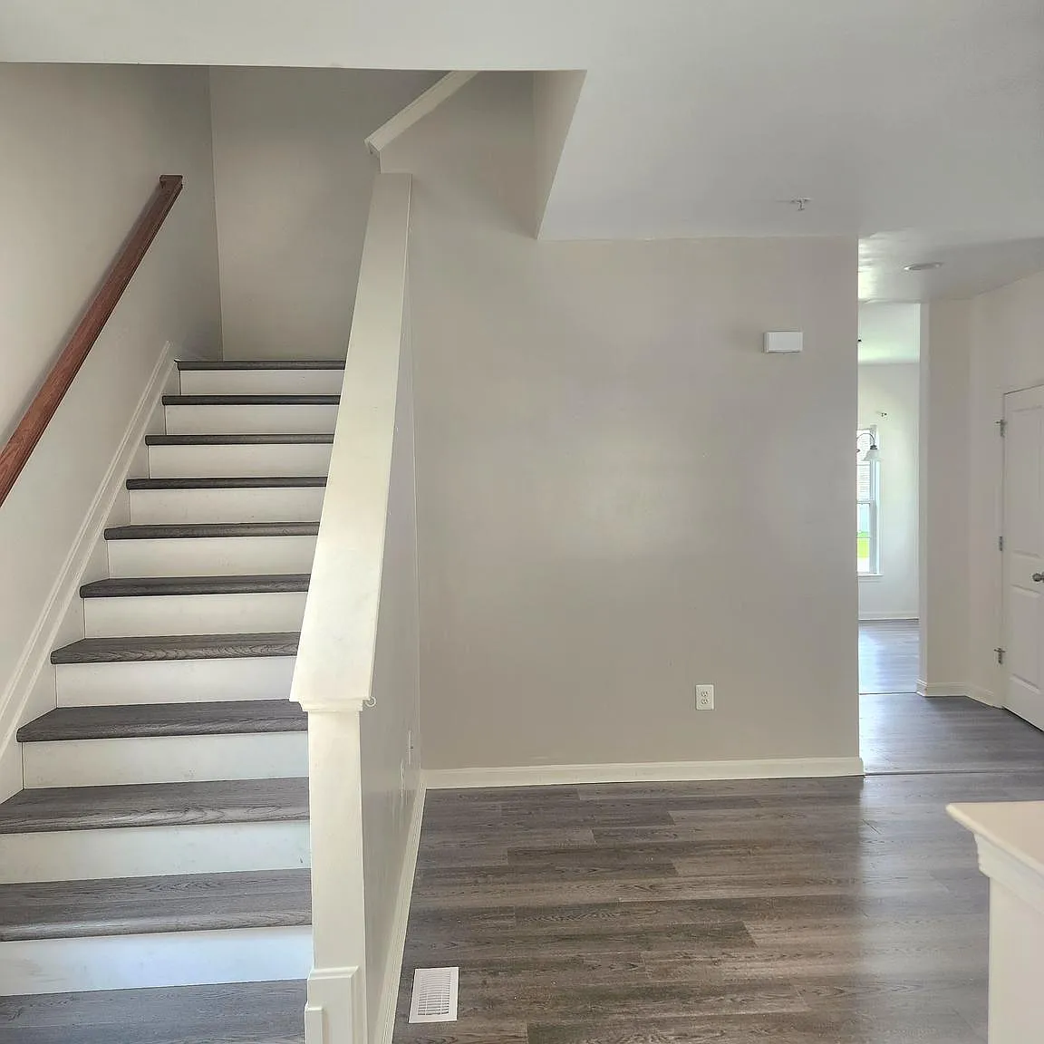 3 bed, 2.5 bath, 1496 sqft, $2,900 — Photo 3