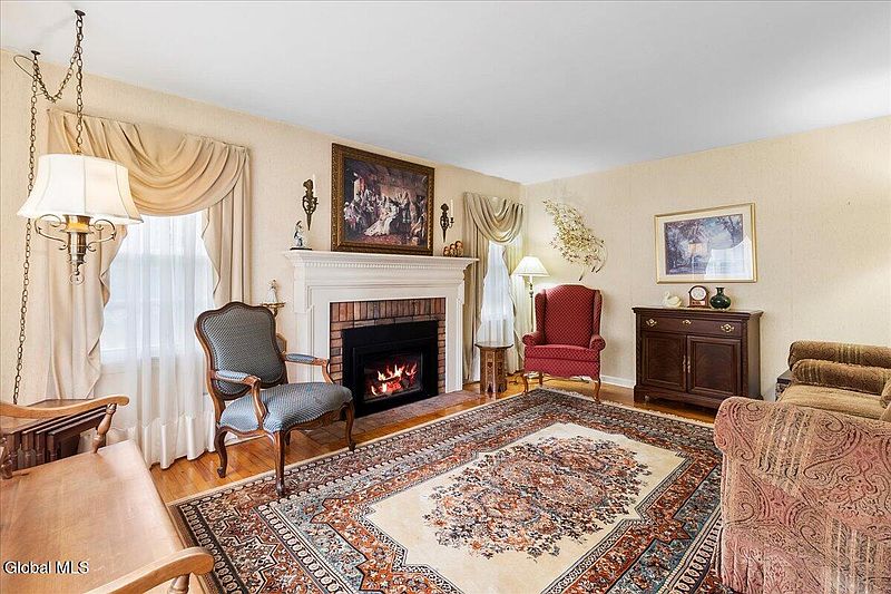 5th image of 42 Pheasant Ridge Drive