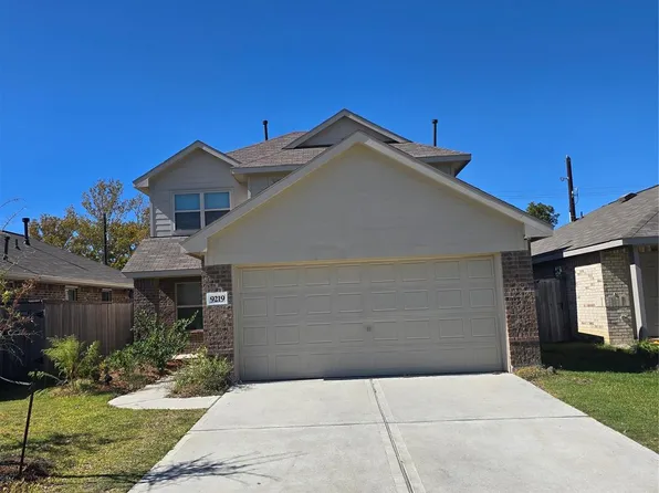 9219 Velasco Hills Dr, Baytown, TX 77521