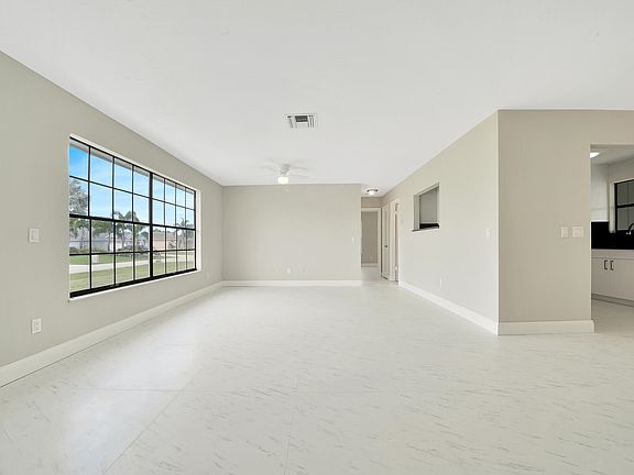 3rd image of 430 SE Inwood Avenue