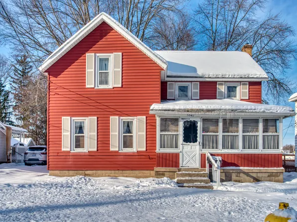 5547 Pleasant Ave, Hudsonville, MI 49426