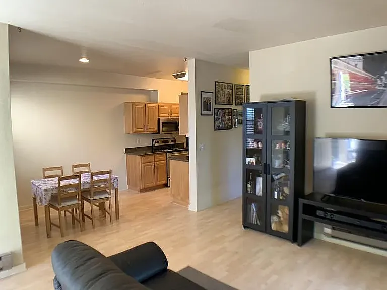 45 Lakeshore Ct — Photo 1