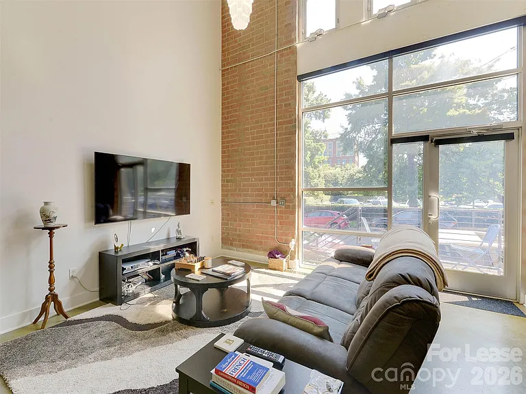 909 Westmere Ave — Photo 9