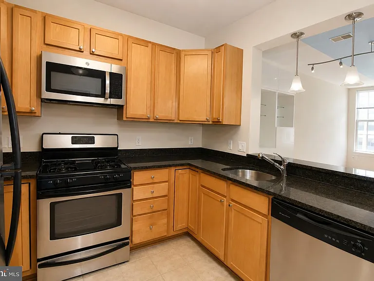 38 Maryland Ave #507 — Photo 13