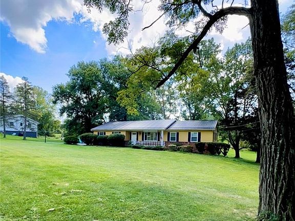 2nd image of 438 Meadowview Dr