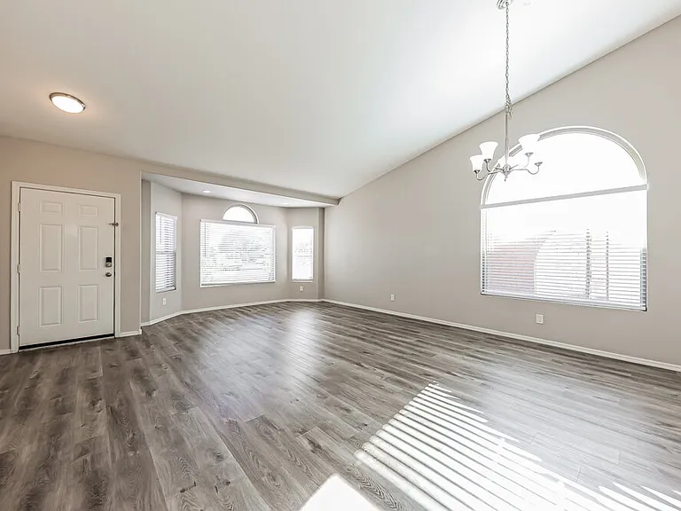 4317 W Electra Ln — Photo 5
