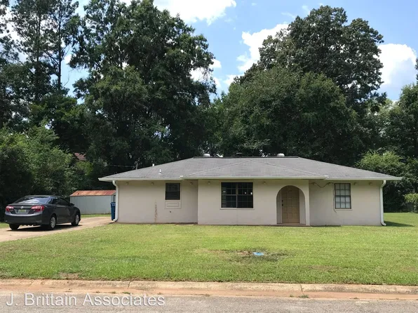 1215 Quail Run Dr SW, Jacksonville, AL 36265