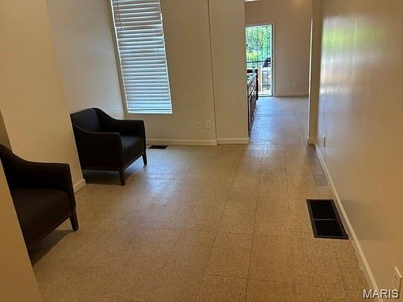 4th image of 5129 Page Blvd