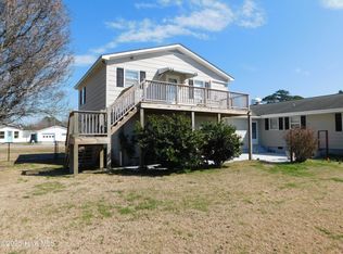 311 McDaniel Dr, Beaufort, NC 28516
