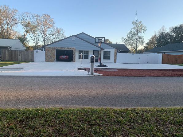 21640 SW Honeysuckle St