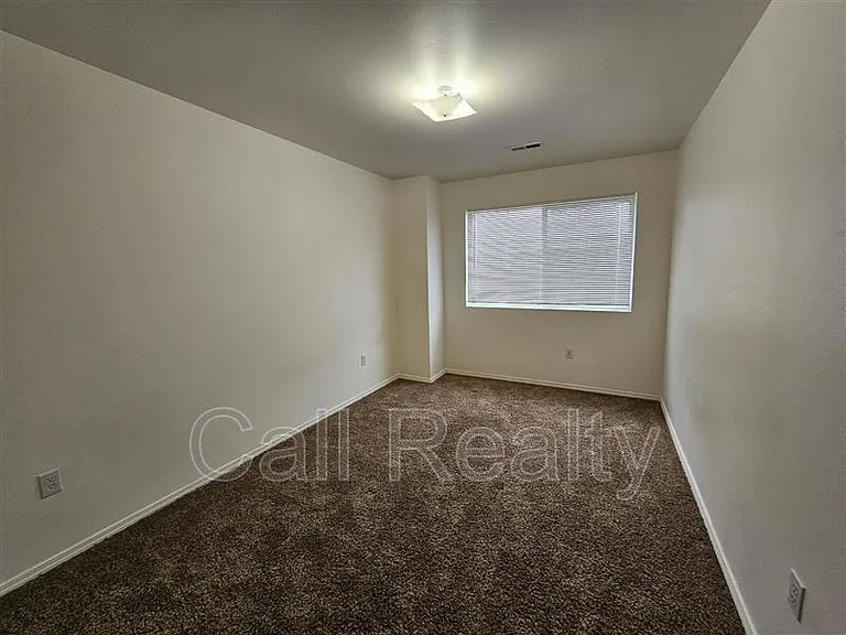 2523 E Desmet Ave — Photo 12