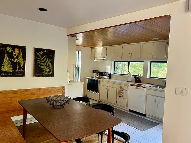 33 Wooded Oak Ln — Photo 9