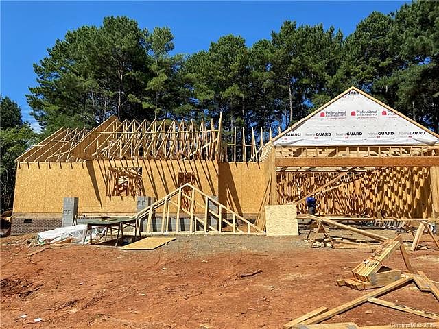 2nd image of 210 Bonaventure Dr