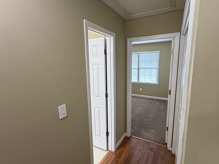 334 W Pointe Dr — Photo 8