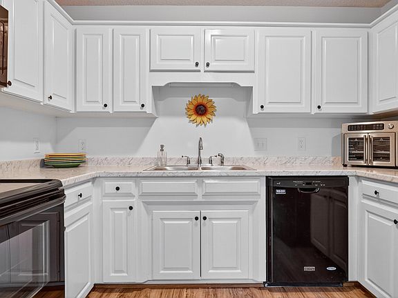 4th image of 119 Brixton Ct