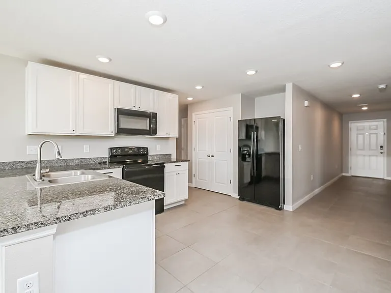 11702 Miracle Mile Dr — Photo 5