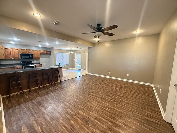 2nd image of 14611 Silver Oaks Loop