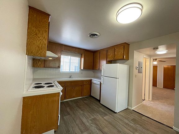 4th image of 2316 Capitol Ave APT 05