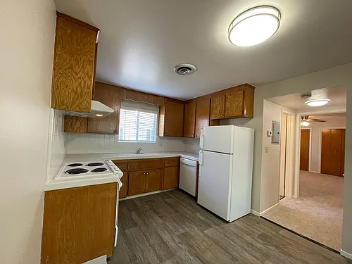 Capitol Avenue (2316) Photo 1