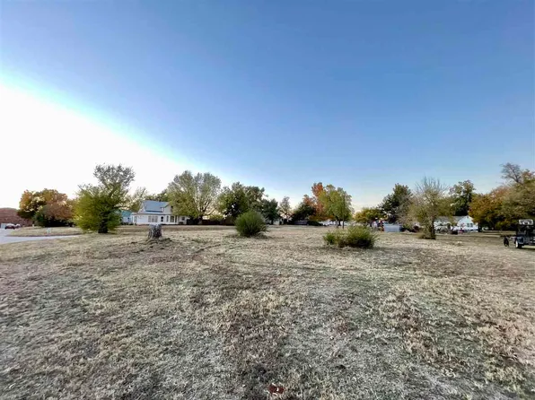 1225 Delaware St, Perry, OK 73077