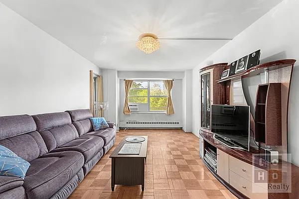 575 Grand Street #E506